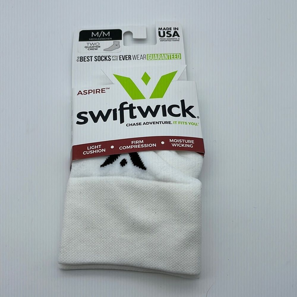 Swiftwick aspire two Quarter Crew Socks White Size Medium New